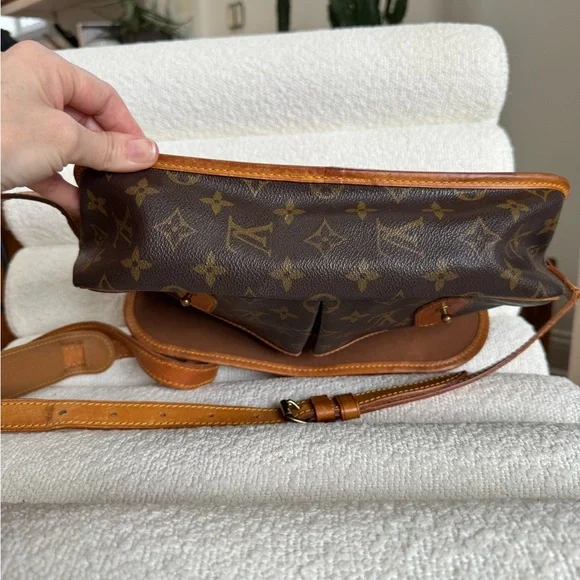 Louis Vuitton Gibeciere MM Monogram Crossbody Bag vintage - Picture 6 of 14